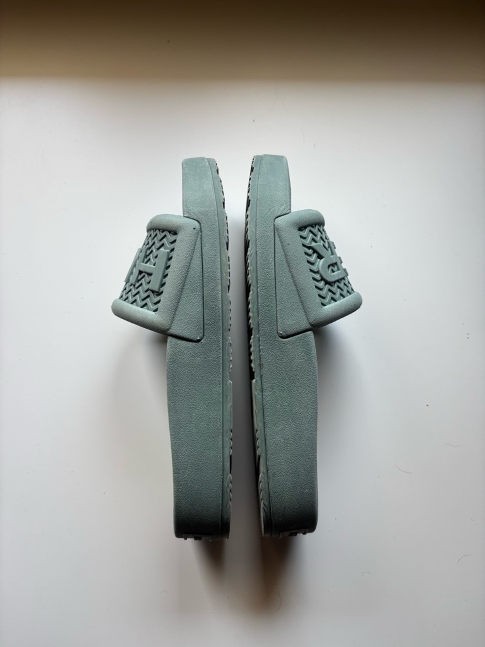 Hunter Slides - Picture 4 of 6